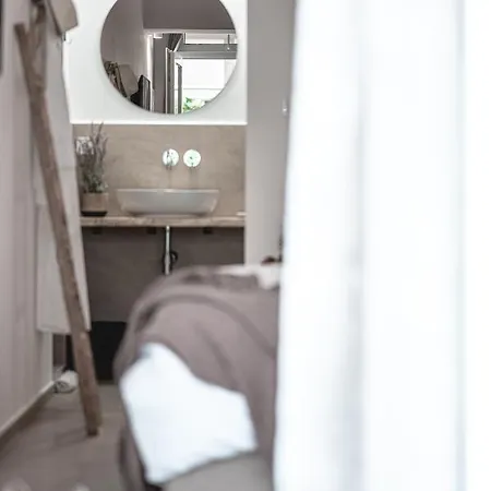 La - Saint スヴェティ・ヴラス