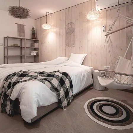 La - Saint スヴェティ・ヴラス