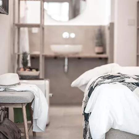 Πανσιόν La - Saint 4*