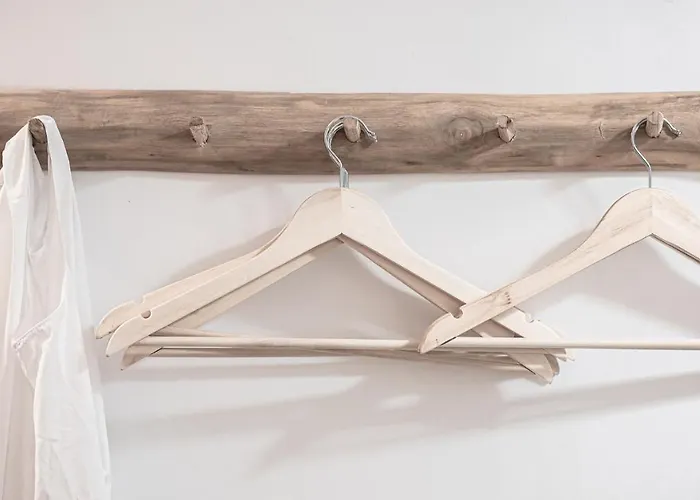 La - Saint 招待所